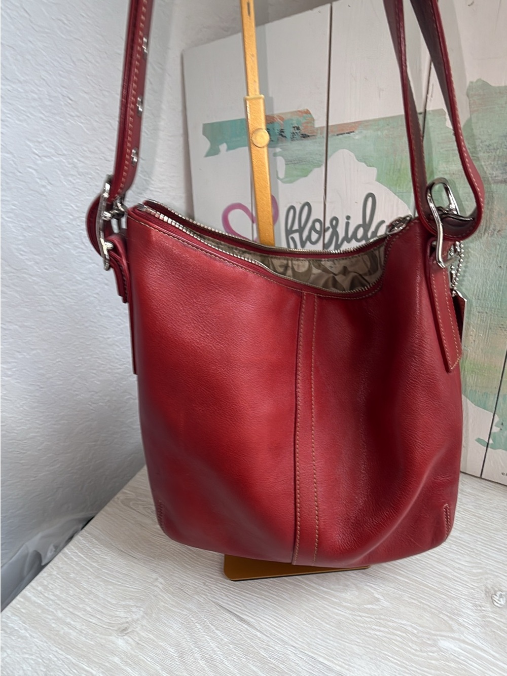 Vintage Coach Legacy slim duffle red with silver tone hardware - Picture 12 of 12